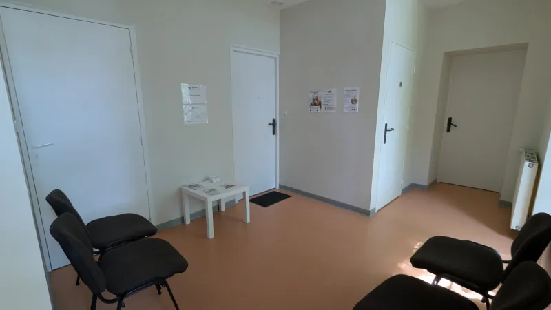Salle d'attente du cabinet de psychologie à Rouillac
